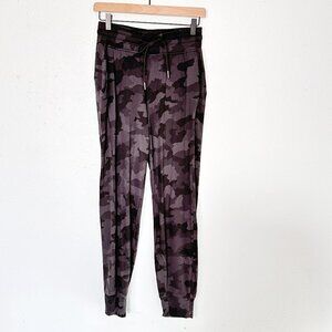 Lululemon Stretch High Rise Jogger Pants Camo Black 4 Camouflage Full Length 27"